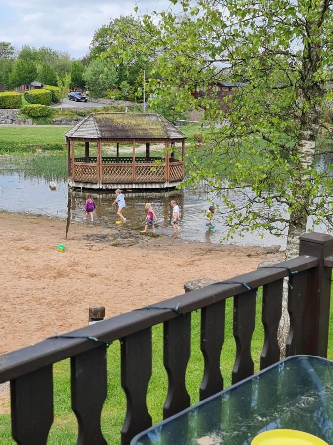 4 Bed Luxury Lodge With Hot Tub Near Lake District Warton  Exteriör bild